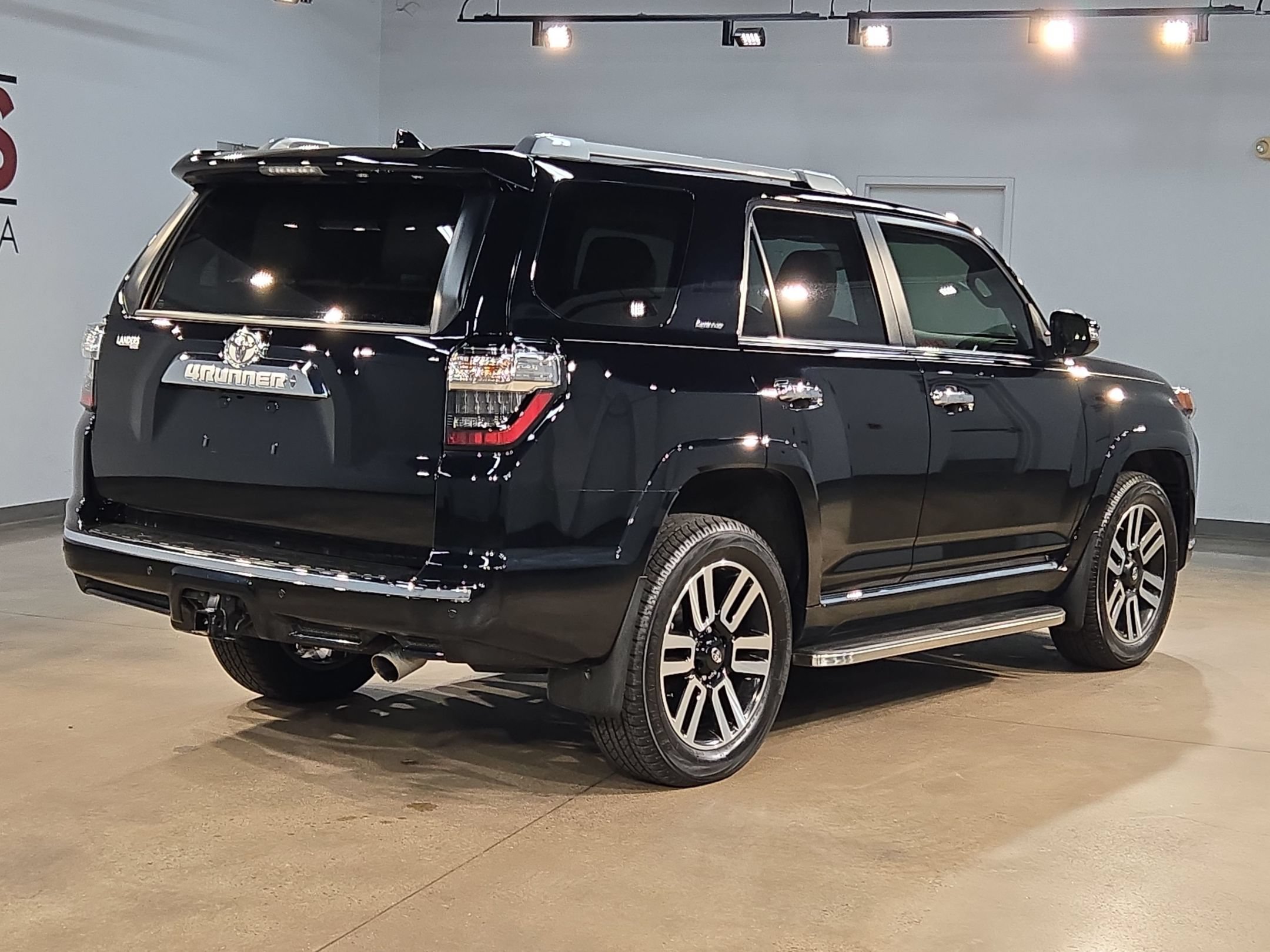 Certified 2024 Toyota 4Runner Limited AWD/4WD image 7