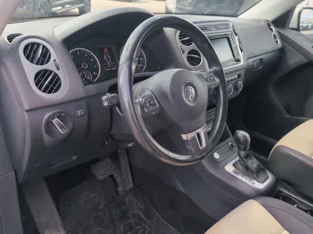 Used 2017 Volkswagen Tiguan S image 10