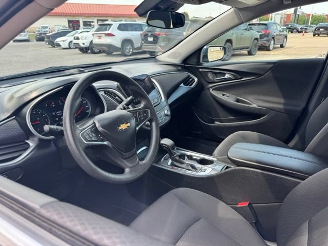Used 2025 Chevrolet Malibu LT FWD image 15