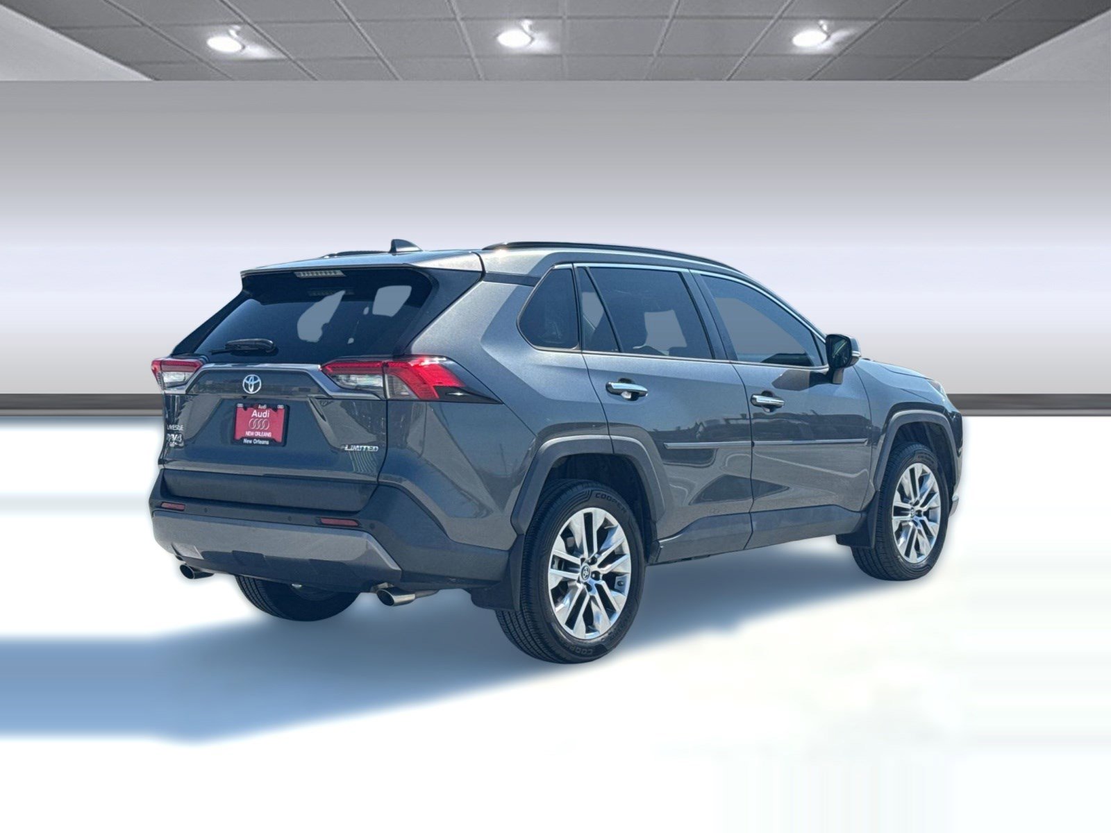 Used 2019 Toyota RAV4 Limited image 9