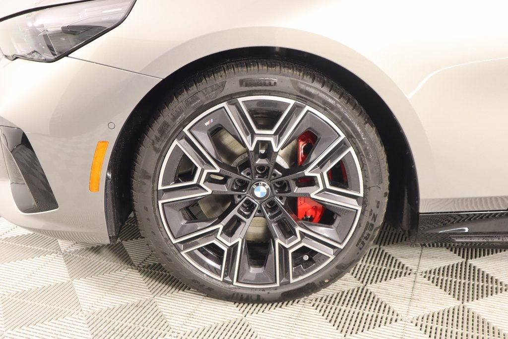 New 2025 BMW i5 xDrive40 w/ M Sport Package image 19