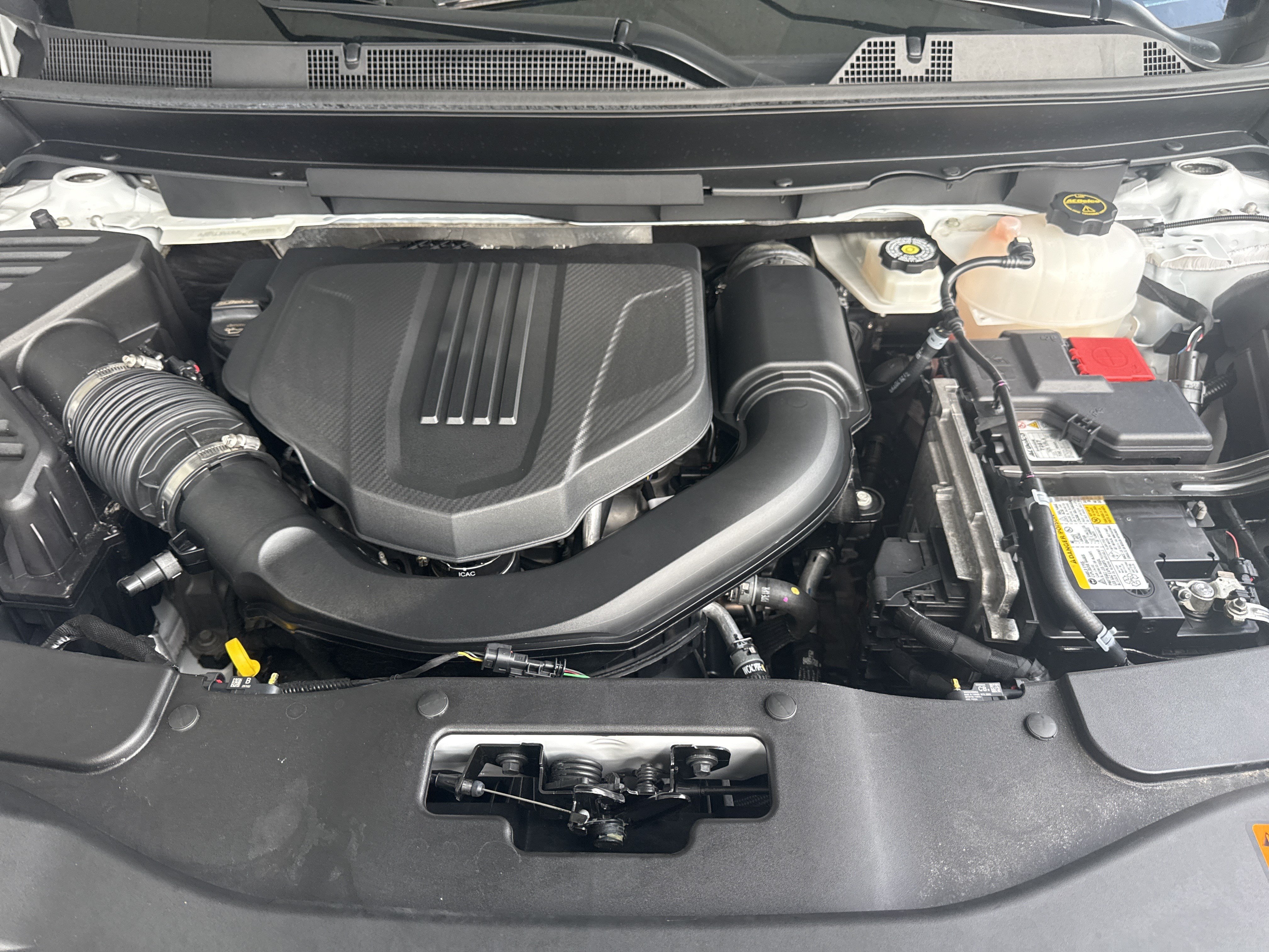 Used 2026 GMC Acadia Elevation w/ Elevation Premium Package FWD image 33