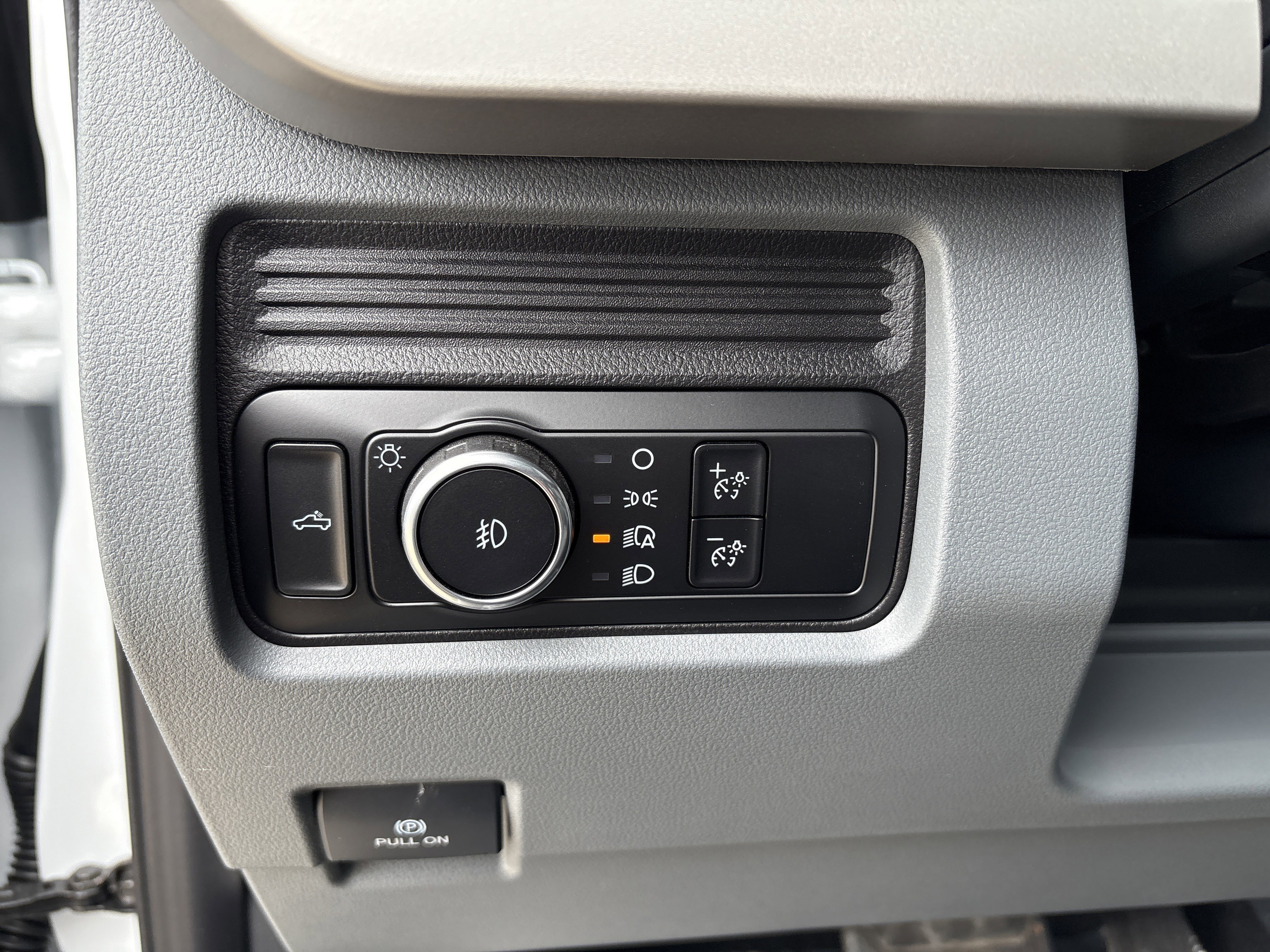 Used 2024 Ford F350 XLT w/ Snow Plow/Camper Package image 12