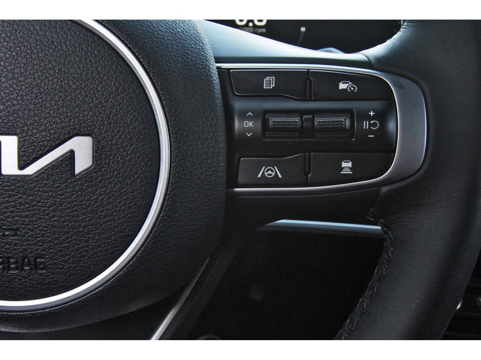 Used 2025 Kia Sportage SX image 19
