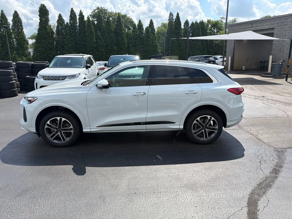 Used 2025 Audi Q5 Premium w/ Convenience Package AWD/4WD image 12
