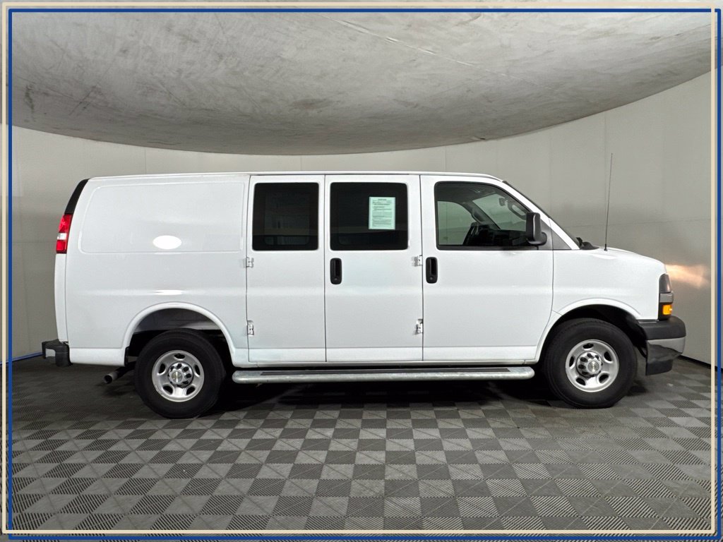 Used 2025 Chevrolet Express 2500 w/ Driver Convenience Package RWD image 6
