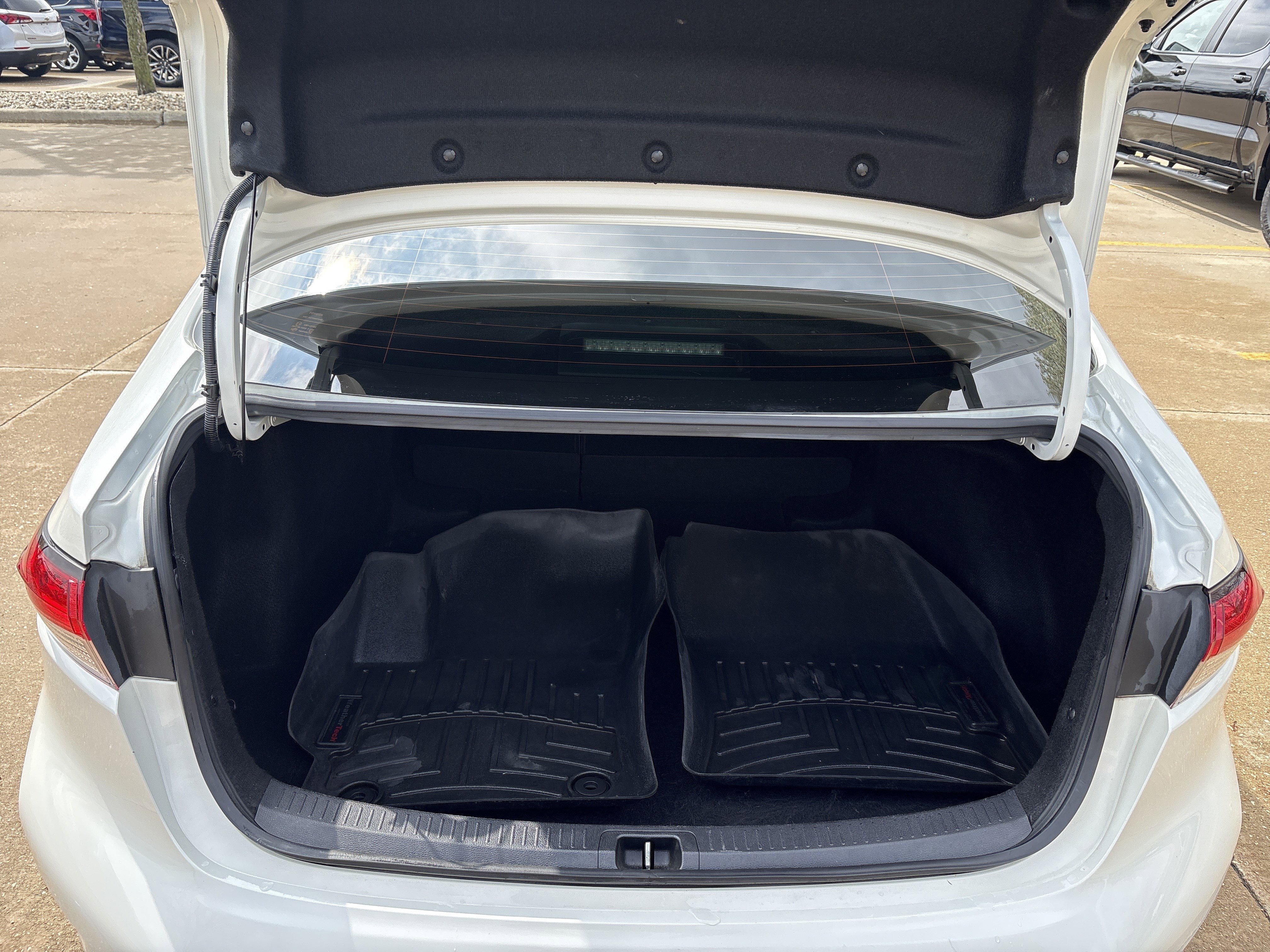 Used 2020 Toyota Corolla LE w/ LE Convenience Package image 11