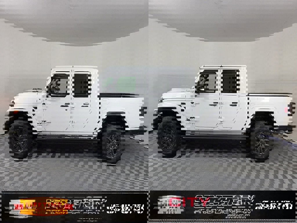 New 2025 Jeep Gladiator Sport image 4