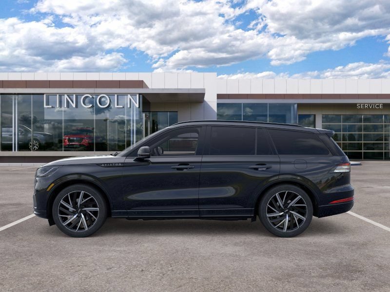 New 2026 Lincoln Aviator Black Label w/ Jet Appearance Package AWD/4WD image 3