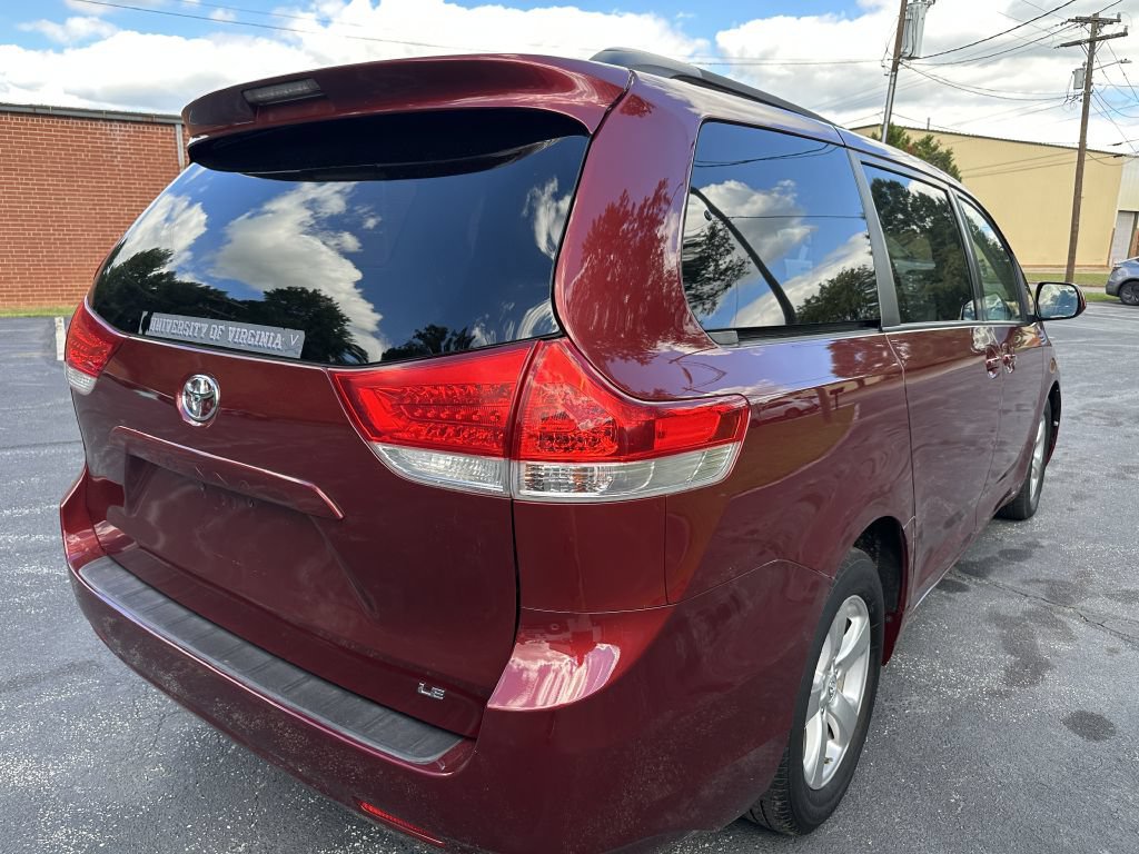 Used 2014 Toyota Sienna LE FWD image 3