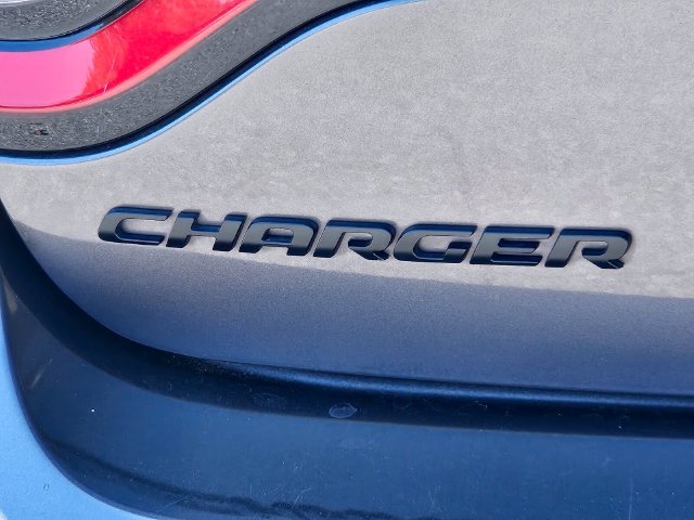 Used 2020 Dodge Charger SXT w/ Blacktop Package RWD image 29