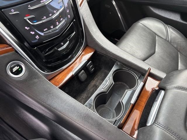 Used 2017 Cadillac Escalade Luxury image 26