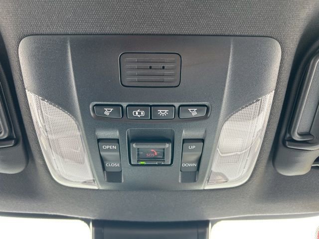 Used 2022 Toyota Corolla SE w/ SE Premium Package FWD image 26