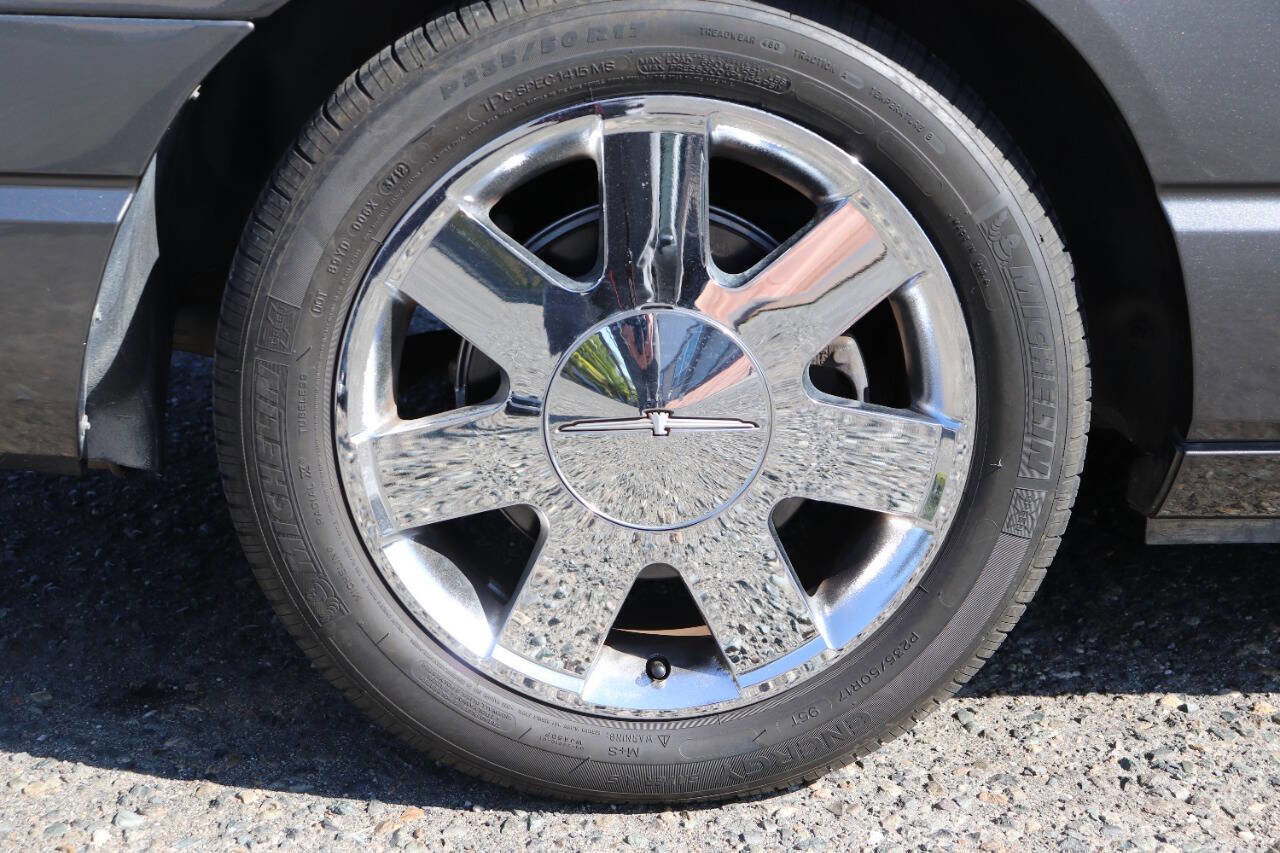 Used 2003 Ford Thunderbird image 43