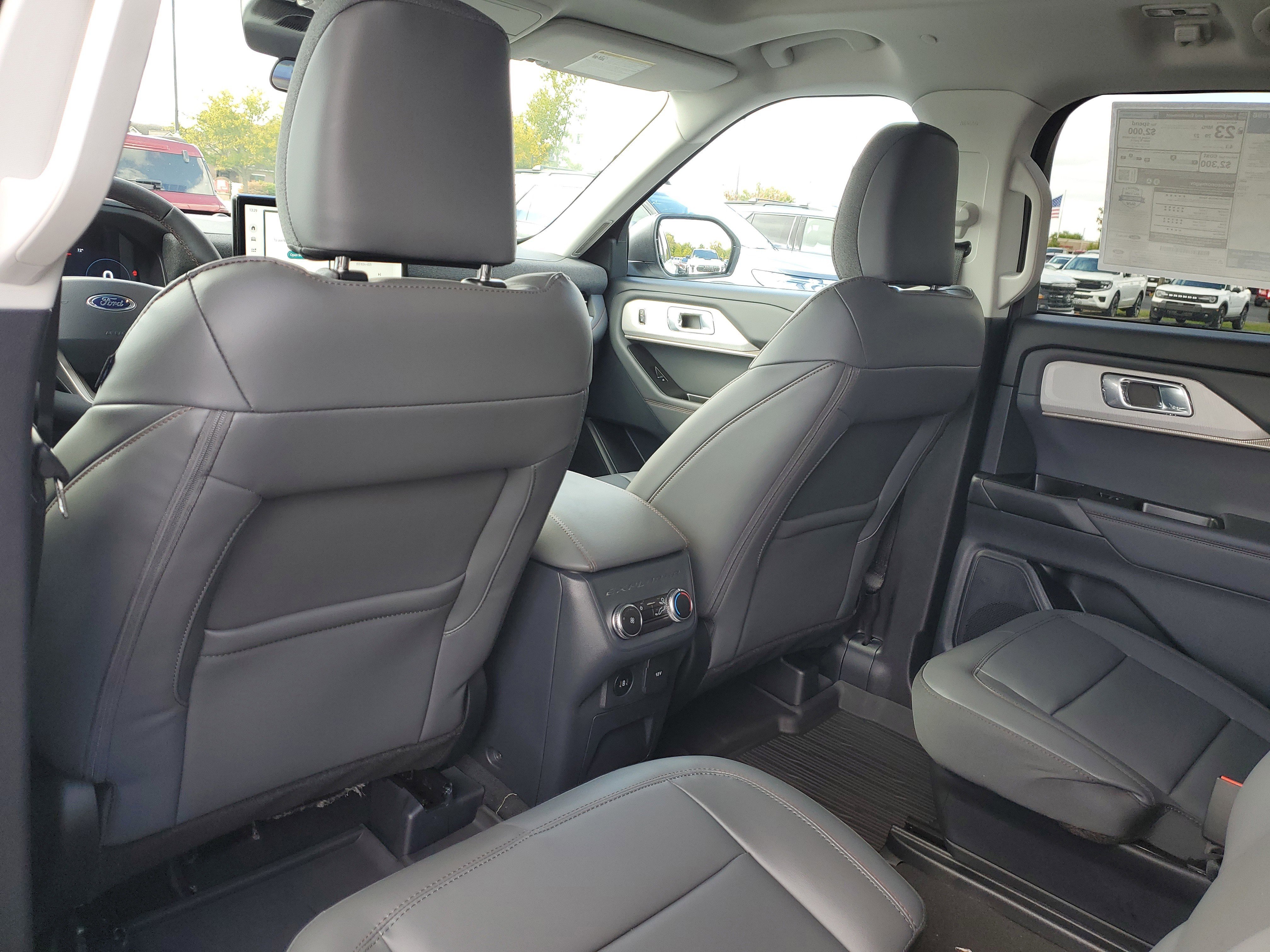 New 2025 Ford Explorer Active w/ Active Comfort Package image 11