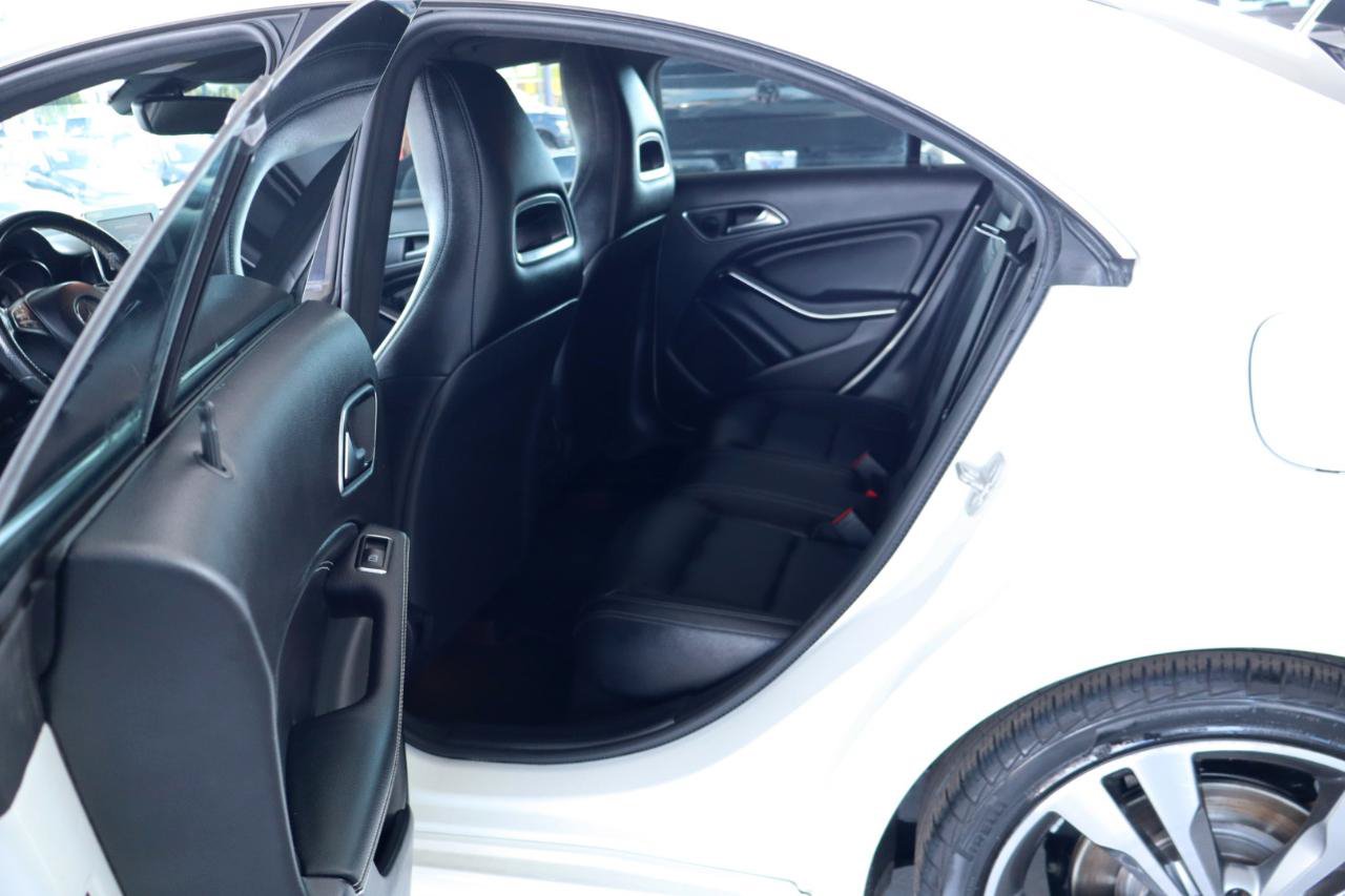 Used 2016 Mercedes-Benz CLA 250 image 29
