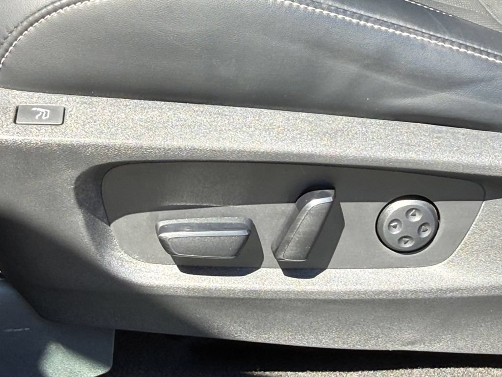 Used 2023 INFINITI QX60 Sensory w/ Vision Package AWD/4WD image 10