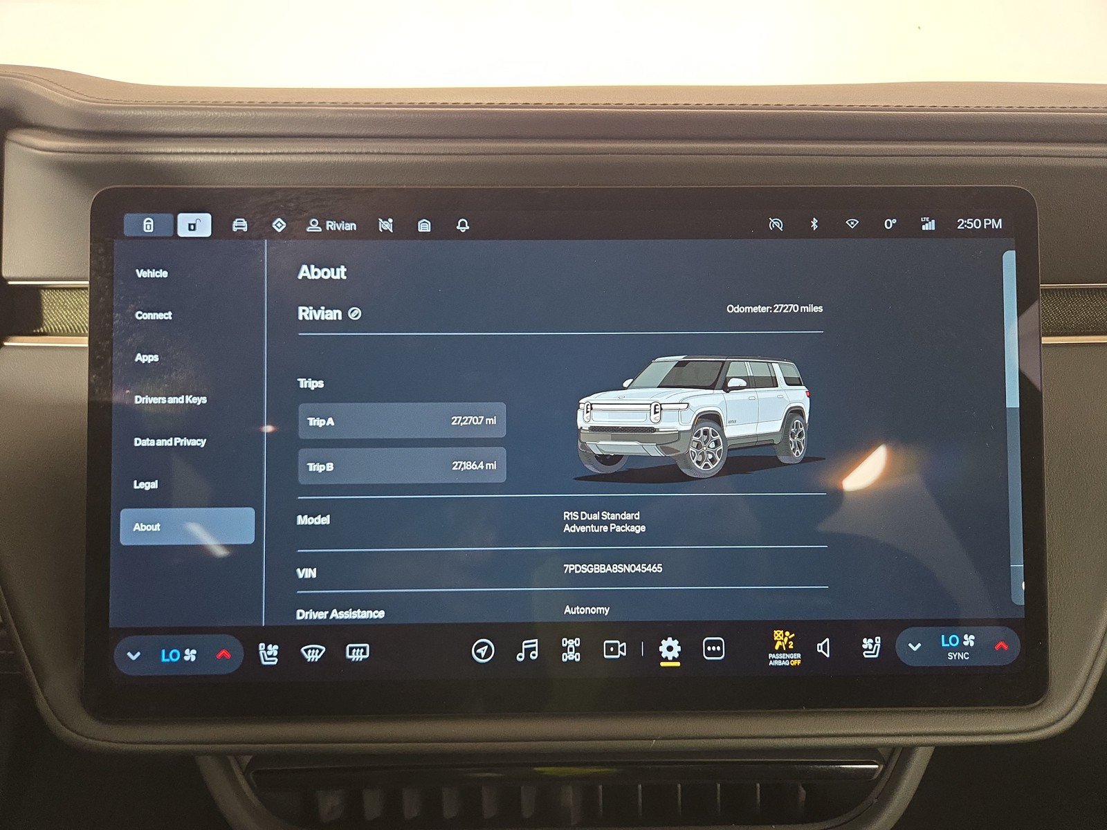 Used 2025 Rivian R1S Adventure AWD/4WD image 29