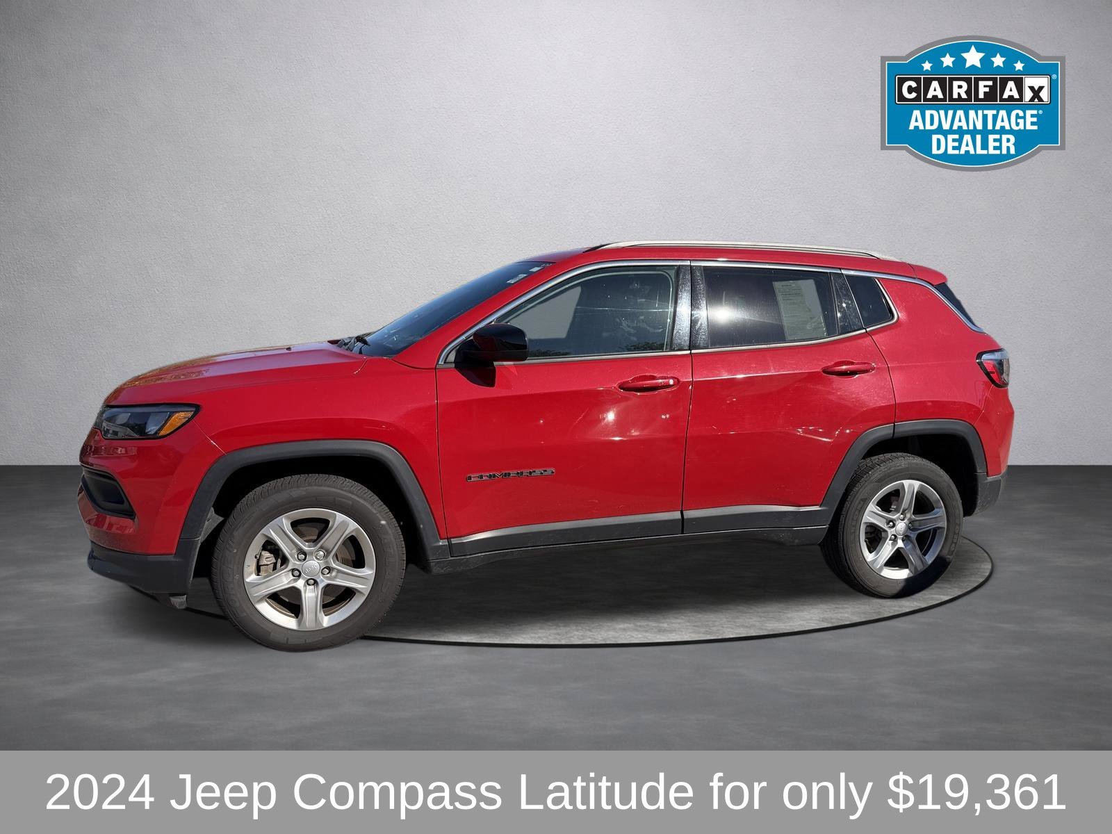 Used 2024 Jeep Compass Latitude AWD/4WD image 4