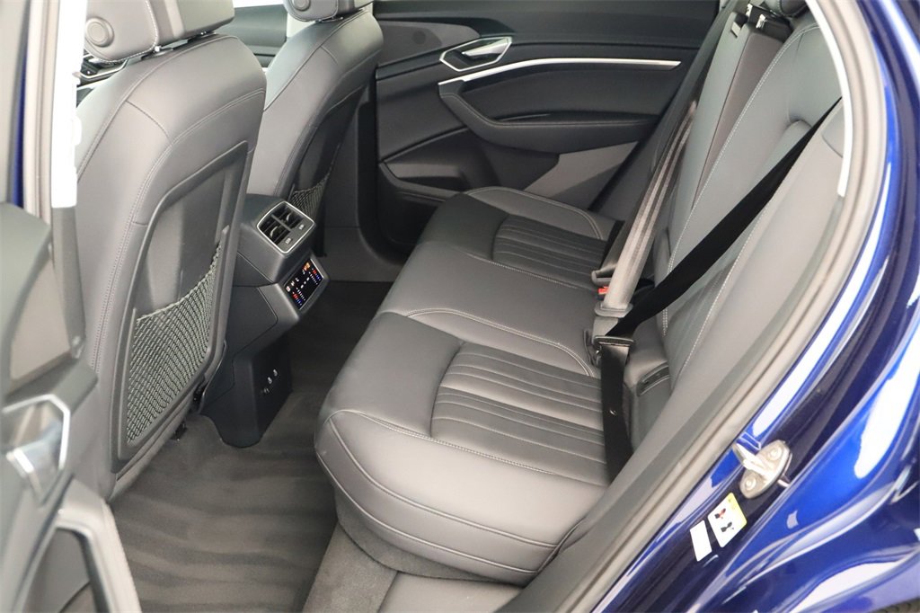 Certified 2022 Audi e-tron Premium image 28