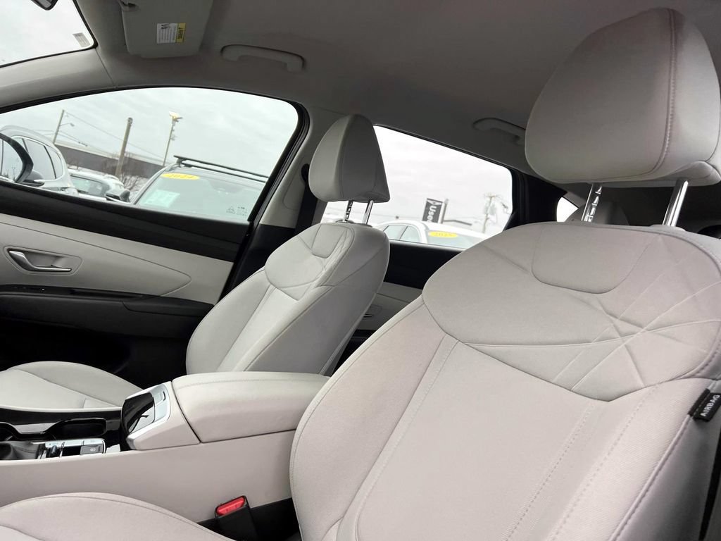 Certified 2025 Hyundai Tucson SE AWD/4WD image 10