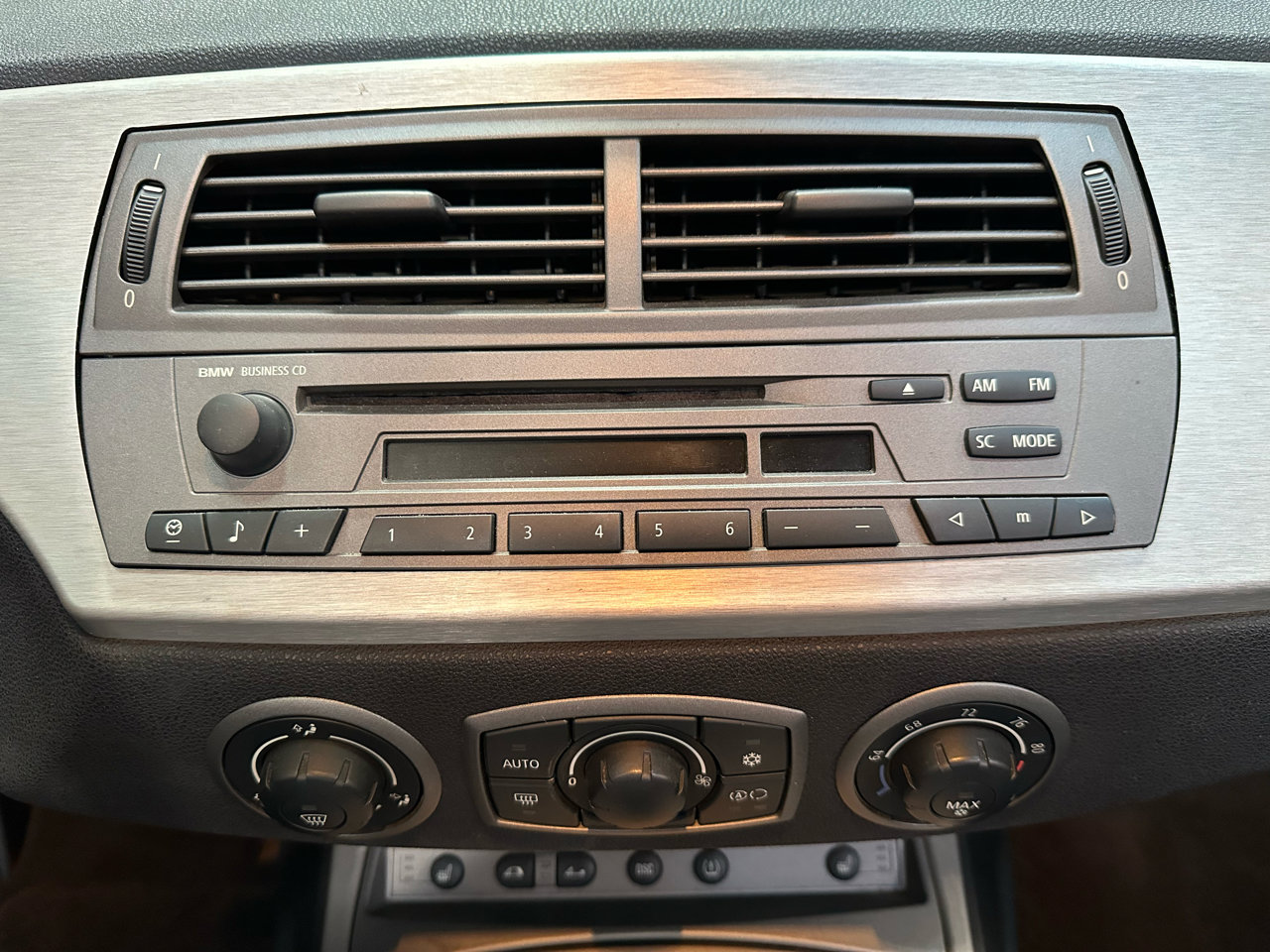 Used 2003 BMW Z4 2.5i image 16