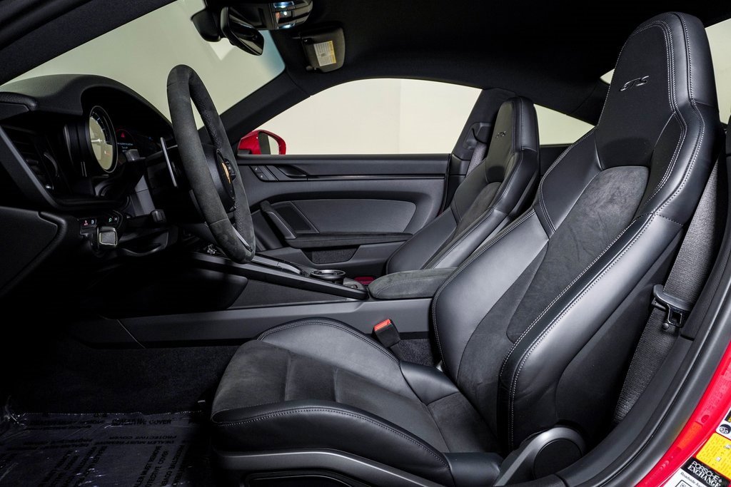 Certified 2024 Porsche 911 Carrera GTS image 5
