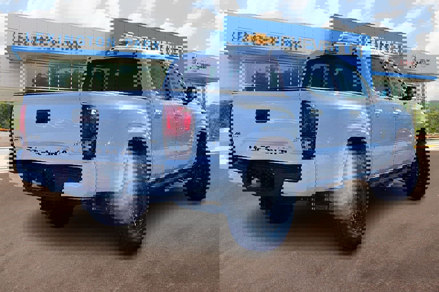 Used 2019 Toyota Tacoma SR w/ SR Convenience Package image 13