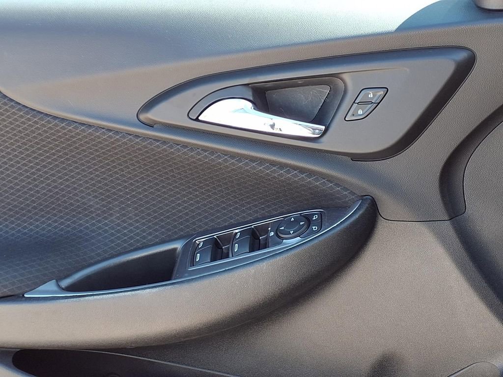Used 2022 Chevrolet Malibu LS FWD image 16