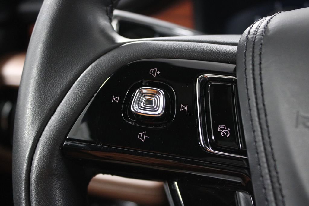 Used 2024 Lincoln Aviator Reserve w/ Equipment Group 201A image 38