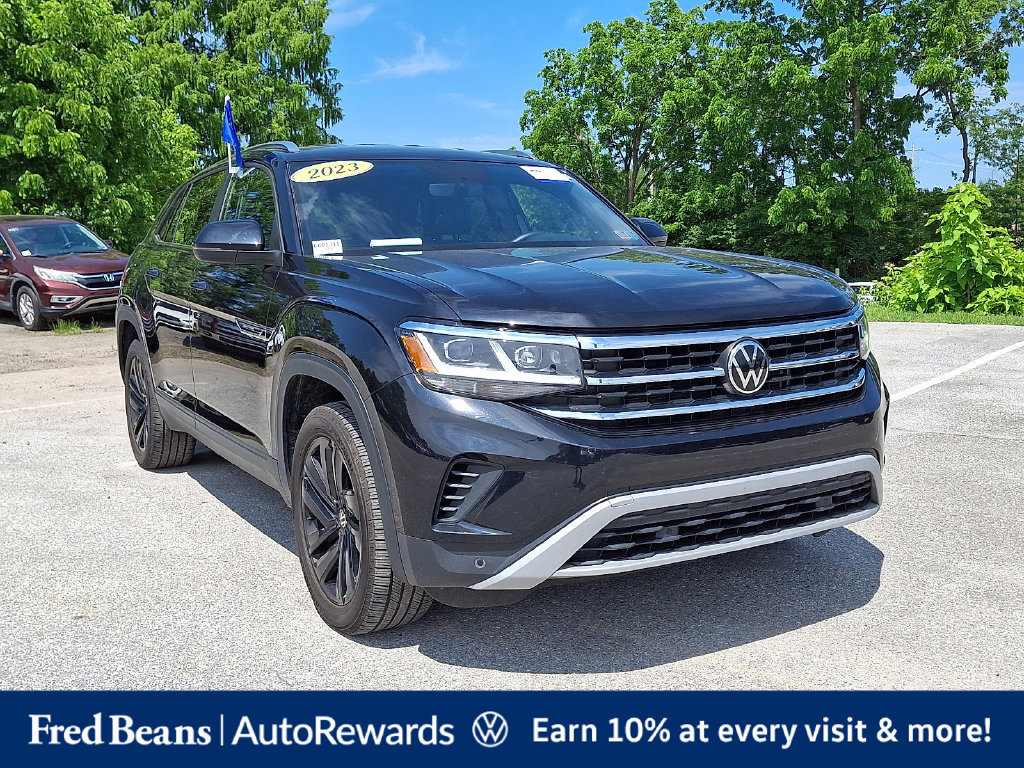 Used 2023 Volkswagen Atlas Cross Sport SE AWD/4WD image 2