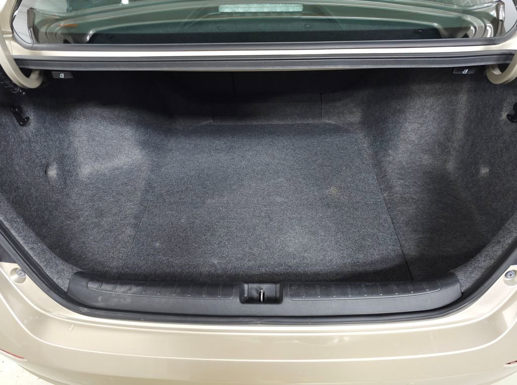 Used 2018 Honda Accord Touring image 8