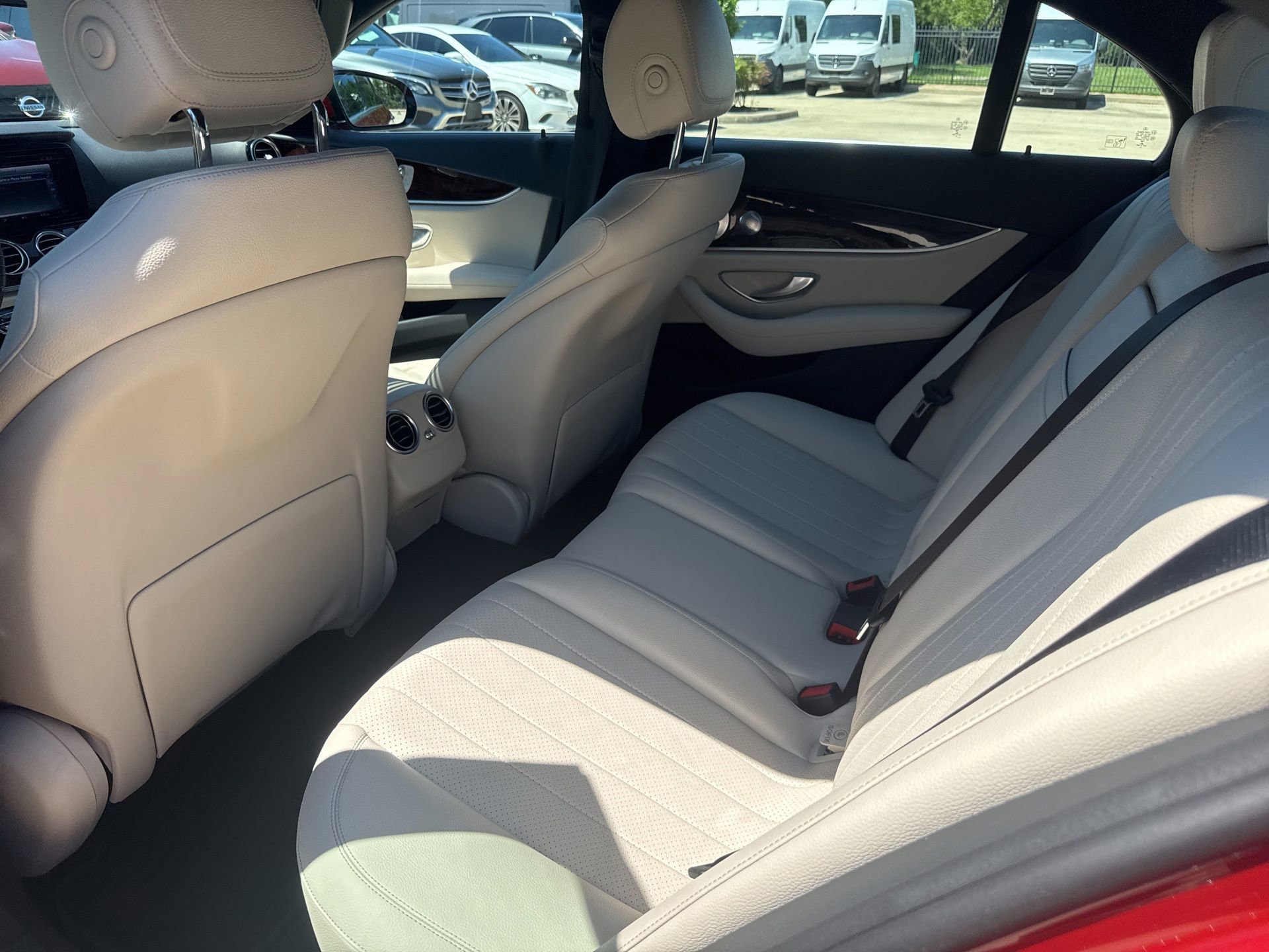 Used 2017 Mercedes-Benz E 300 image 10