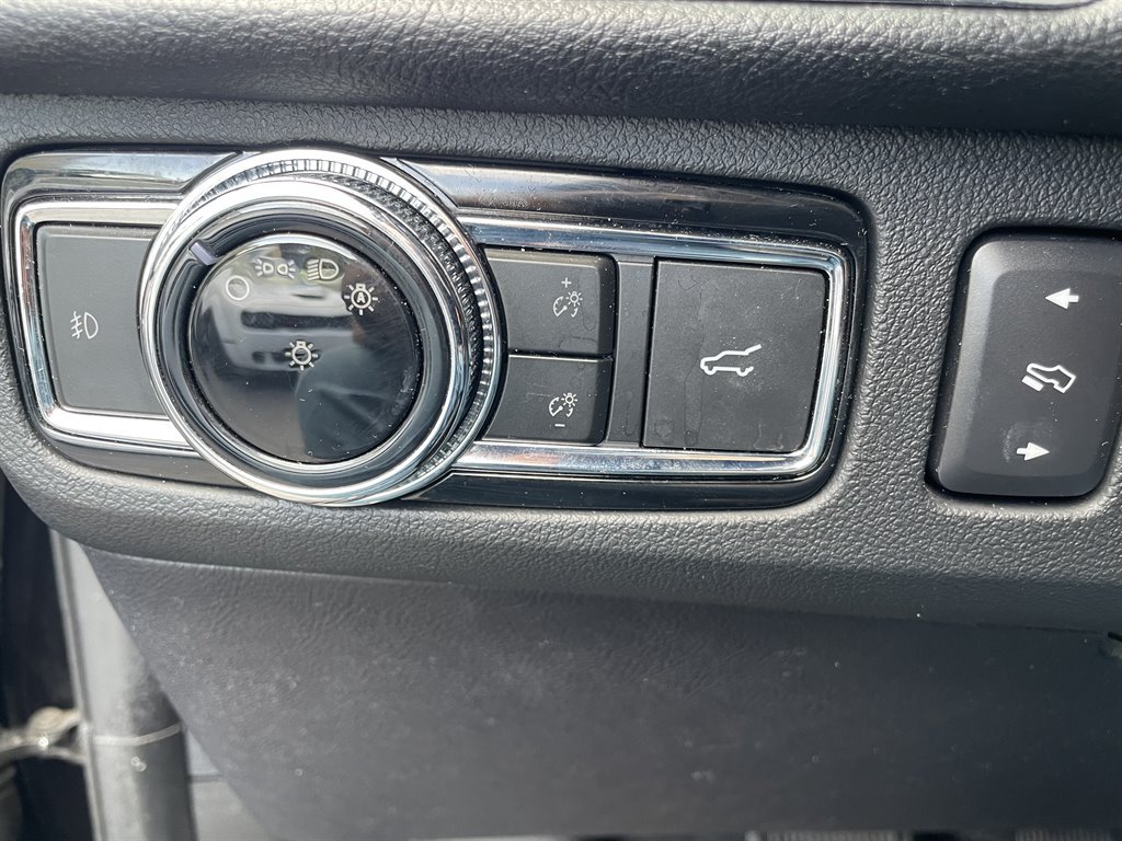 Used 2019 Lincoln Navigator L Select AWD/4WD image 38