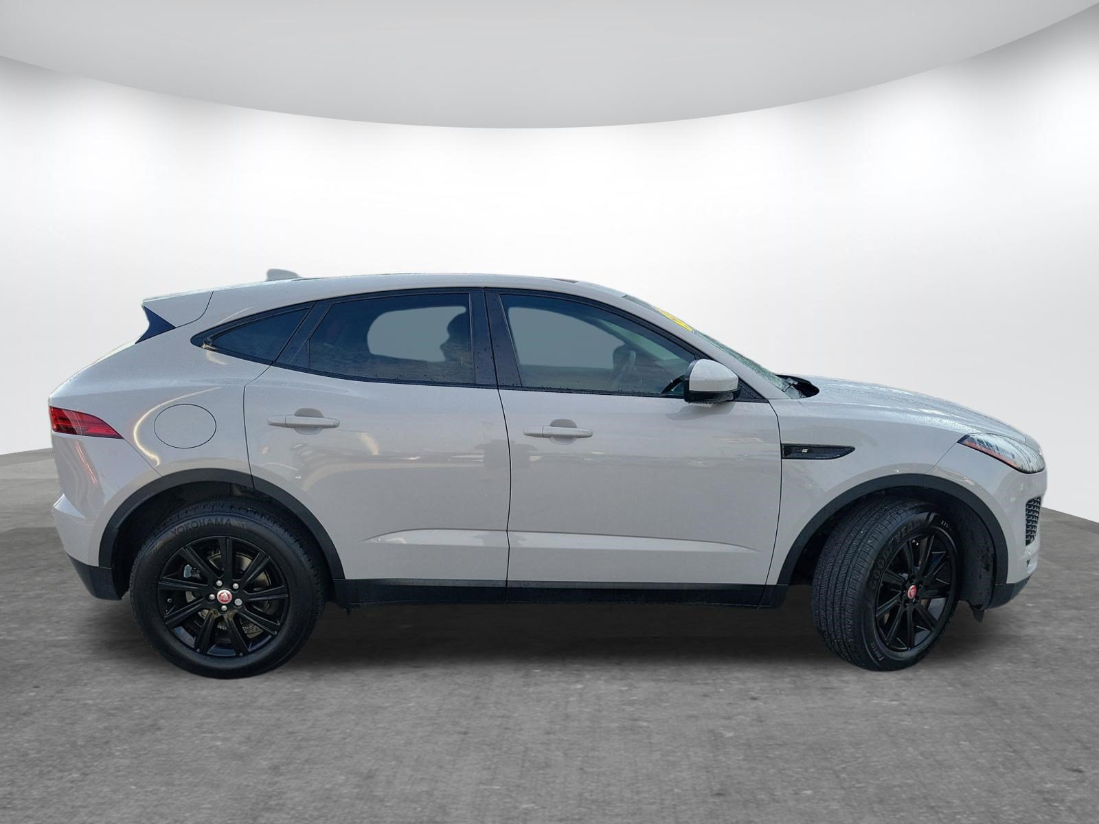 Used 2019 Jaguar E-PACE S AWD/4WD image 4