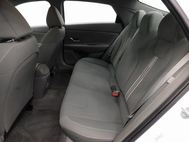 Used 2024 Hyundai Elantra SEL image 28