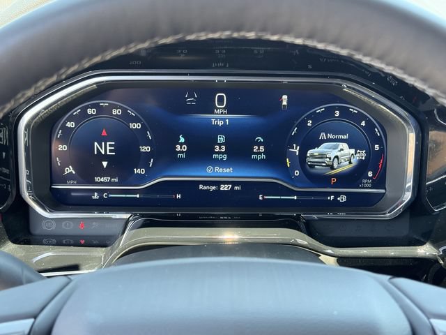 Used 2025 Chevrolet Silverado 1500 High Country AWD/4WD image 25