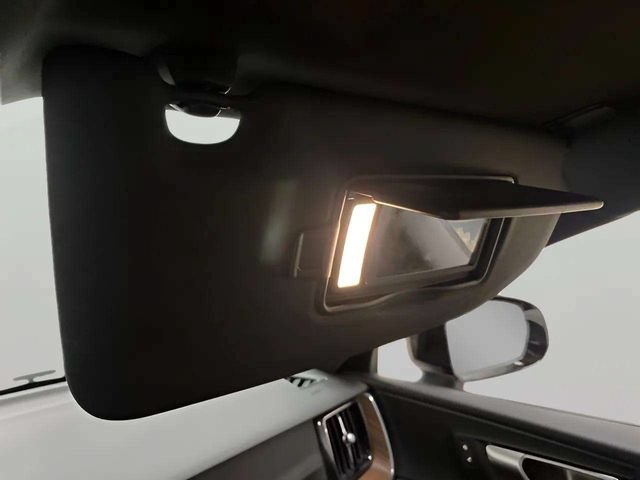 Used 2024 Volvo XC60 B5 Plus w/ Protection Package Premier AWD/4WD image 58