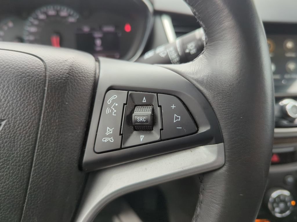 Certified 2018 Chevrolet Trax LT w/ LT Convenience Package image 18