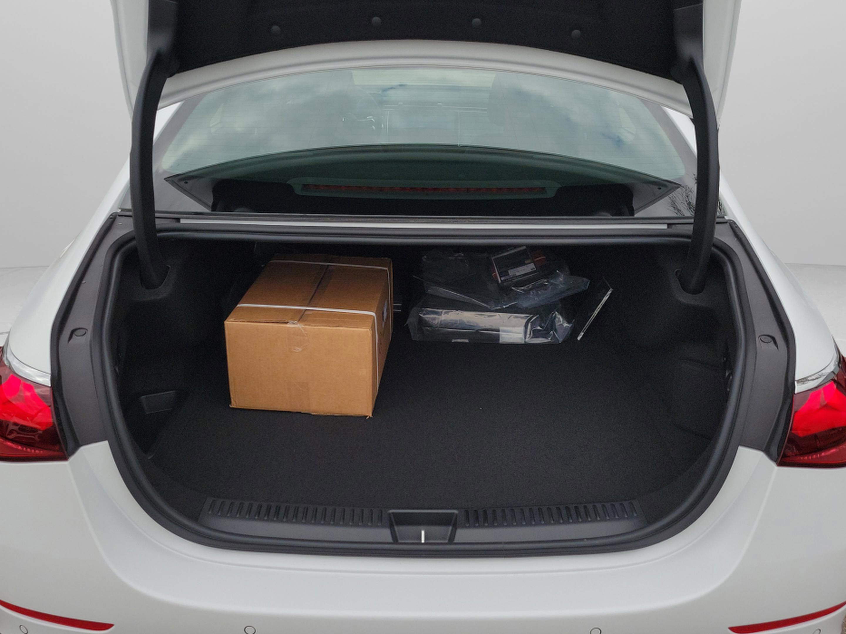 New 2026 Mercedes-Benz E 53 AMG e 4MATIC Sedan image 31