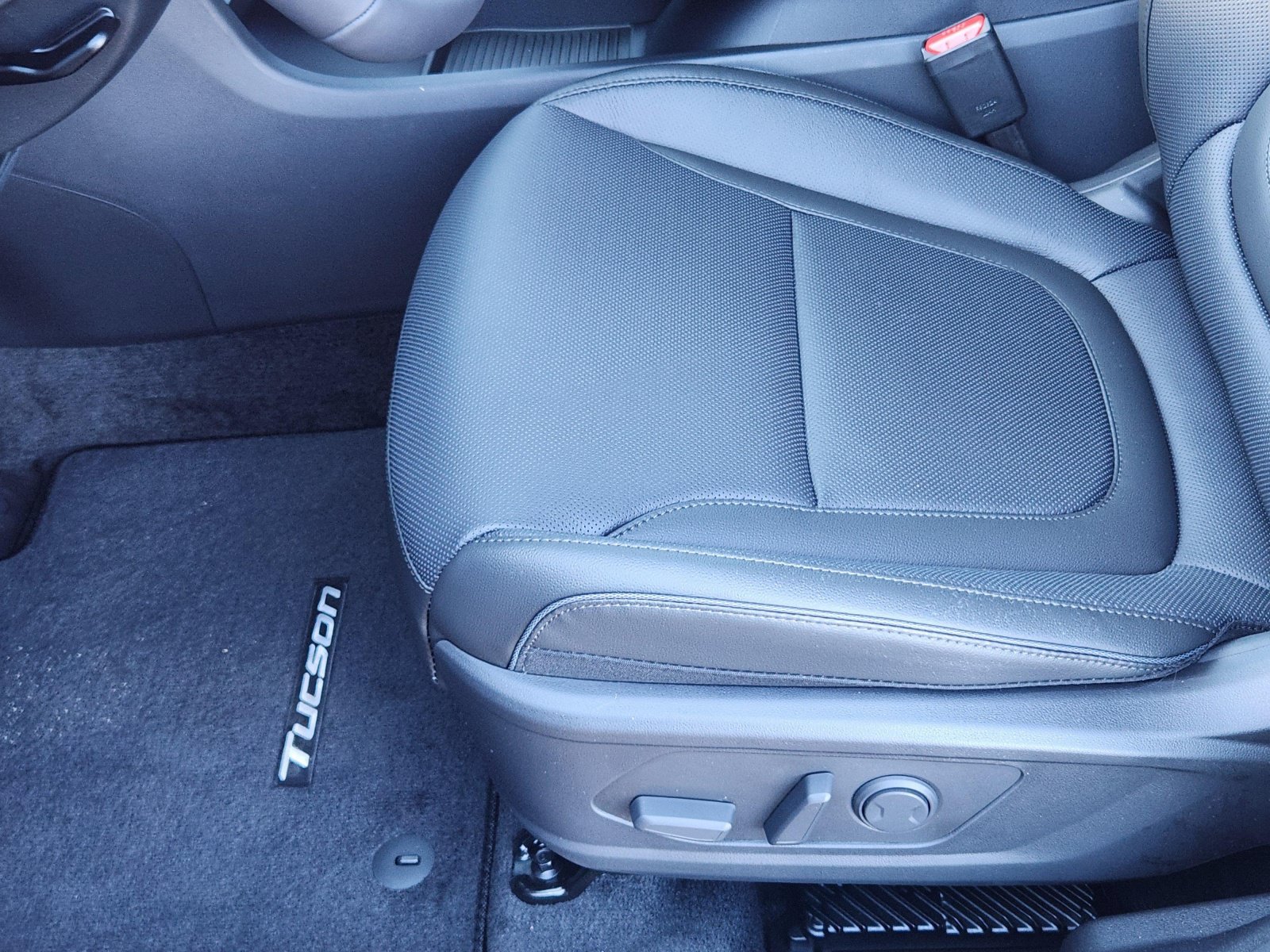 New 2026 Hyundai Tucson Limited AWD/4WD image 9