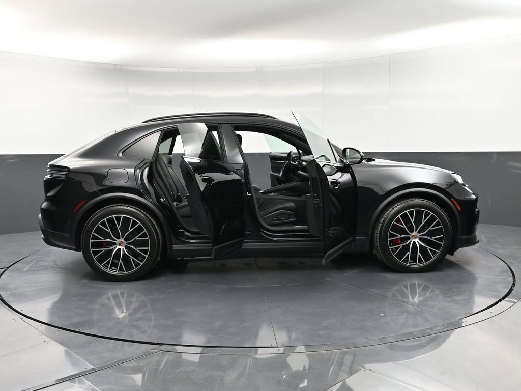 New 2026 Porsche Macan 4S Electric AWD/4WD image 37