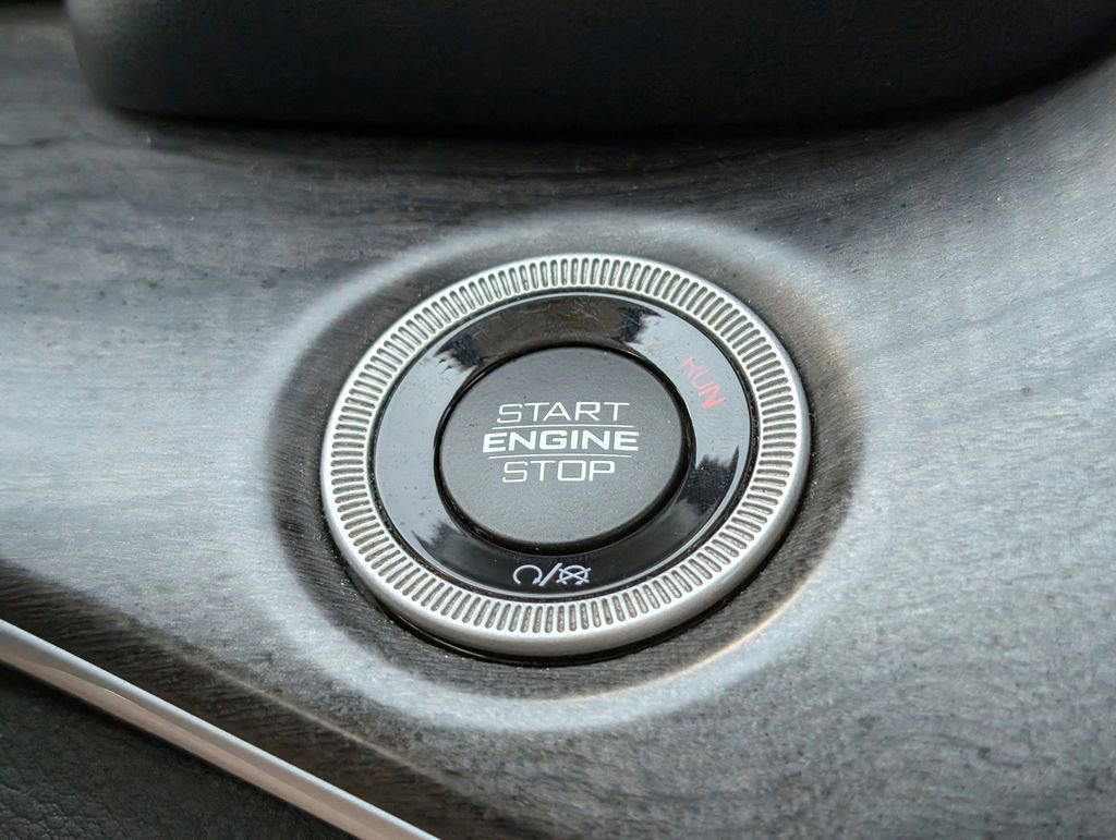 Used 2022 Jeep Grand Cherokee L Limited image 28