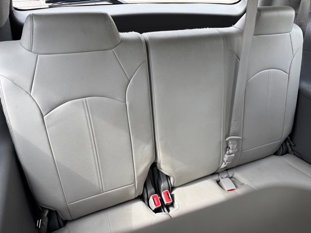 Used 2015 GMC Acadia SLT image 32