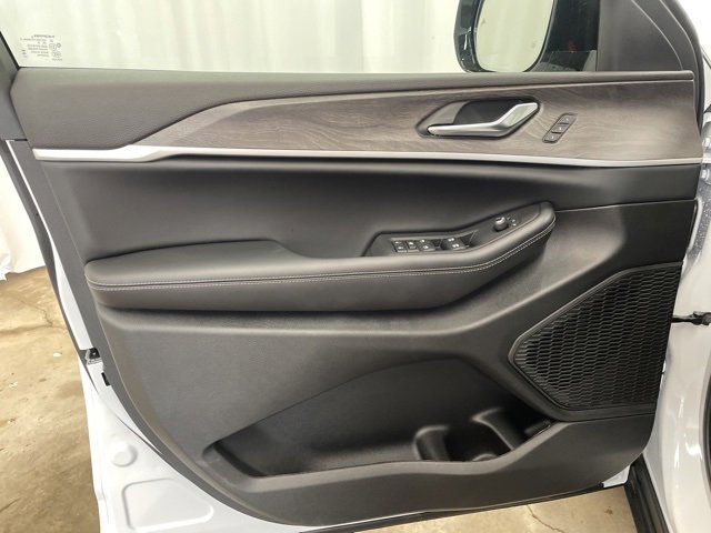 New 2025 Jeep Grand Cherokee L Limited w/ Luxury Tech Group II image 11