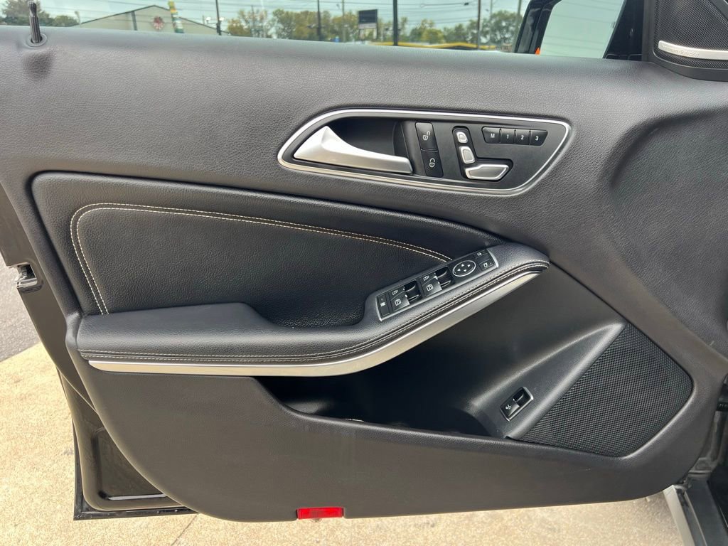 Used 2019 Mercedes-Benz GLA 250 4MATIC image 32