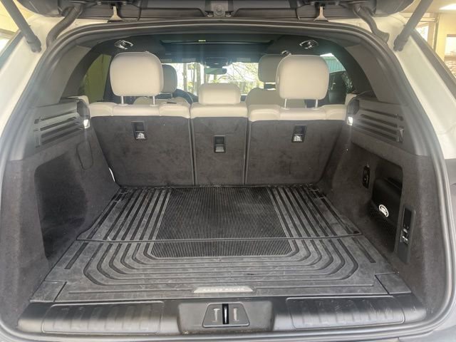 Used 2026 Land Rover Range Rover Velar Dynamic SE image 8