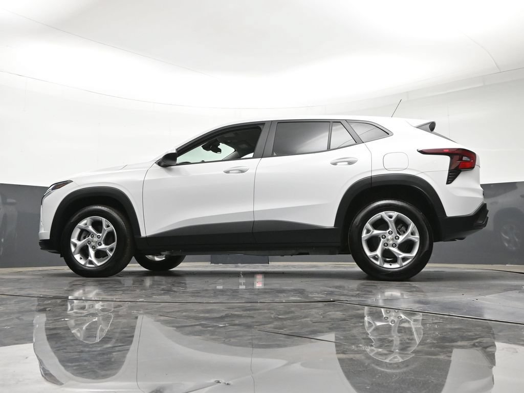 Certified 2025 Chevrolet Trax LS w/ LS Convenience Package FWD image 25