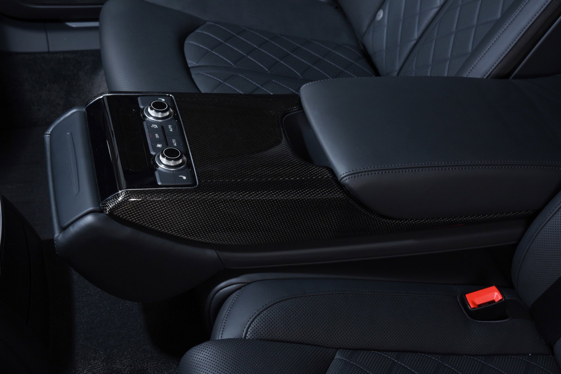 Used 2015 Audi S8 image 30