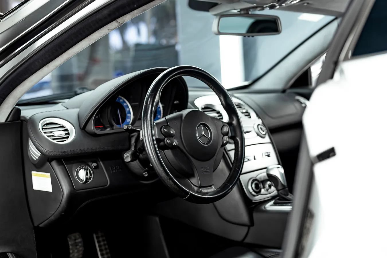 Used 2006 Mercedes-Benz SLR image 12